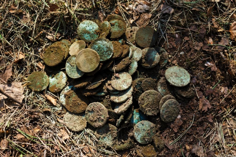 В Турции раскопали 800-летние монеты с двуглавым орлом  