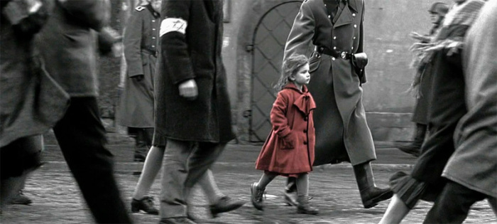 Натуральная история девочки в красном пальто, которая выжила в краковском гетто  