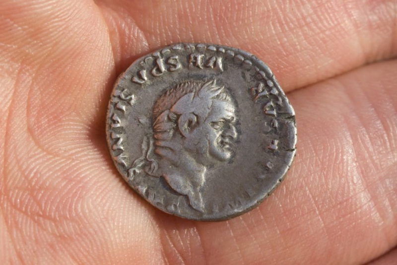 В Израиле боец на учениях нашел редкую монету возрастом 1800 лет  
