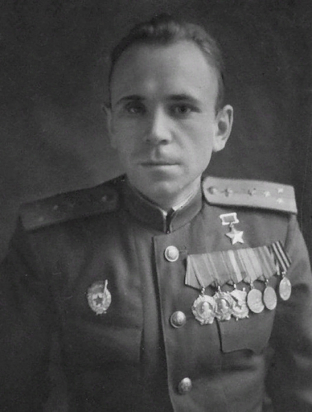 Как сумел выжить советский лётчик-истребитель, свершивший 4 тарана: Борис Ковзан  