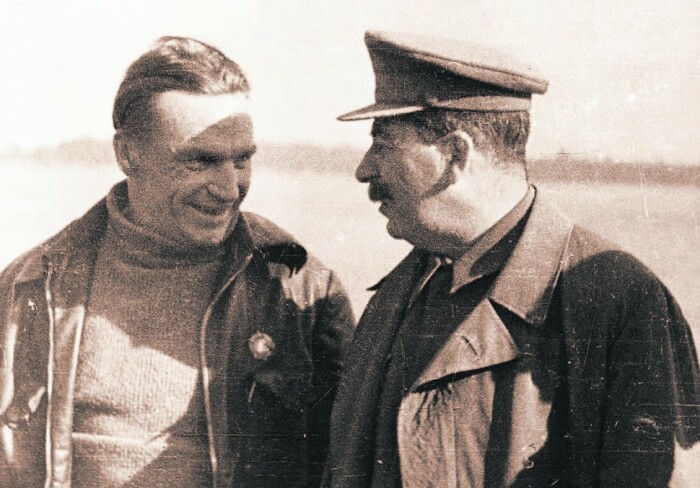 Отчего летчик-виртуоз генерал Громов остался в тени легендарного Чкалова  