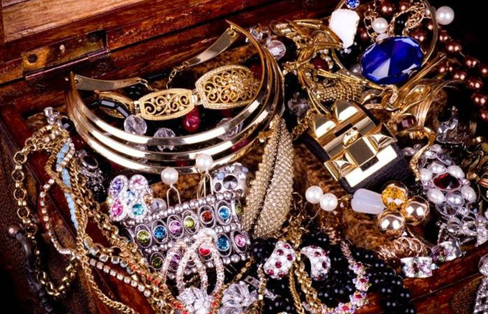 Бриллиантовые королевы СССР: 8 популярных дам, владевших коллекциями ювелирных украшений  