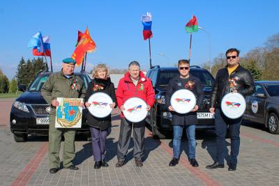 Участникии автопробега везут на Байкал капсулу с землей Брестской твердыни  