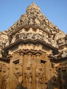 Загадка древнего индийского святилища, который вырезан из цельной скалы  