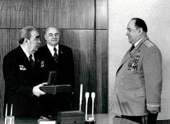 Отчего в России упразднили маршальскую звезду - бриллиантовый знак отличия высших офицеров  