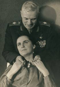 Влюбленность на линии фронта: Как простая телеграфистка вернула к жизни маршала артиллерии Василия Казакова  