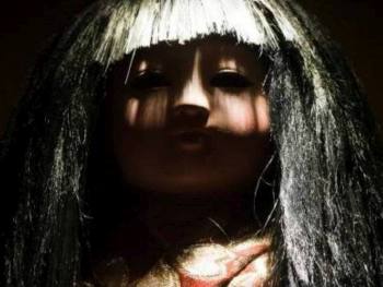 6 запугивающих историй о таинственных куклах: Одержимость демонами, Барби на алтаре и др.  