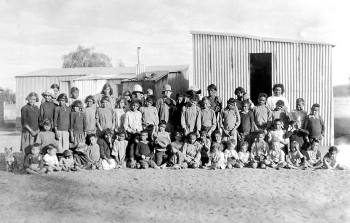 Зачем у автохтонов Австралии забирали детей и почему в наши дни их называют называют «украденными поколениями»  