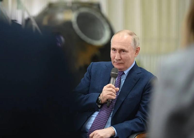 Владимир Путин рассказал школьникам,  отчего значительно изучать историю  