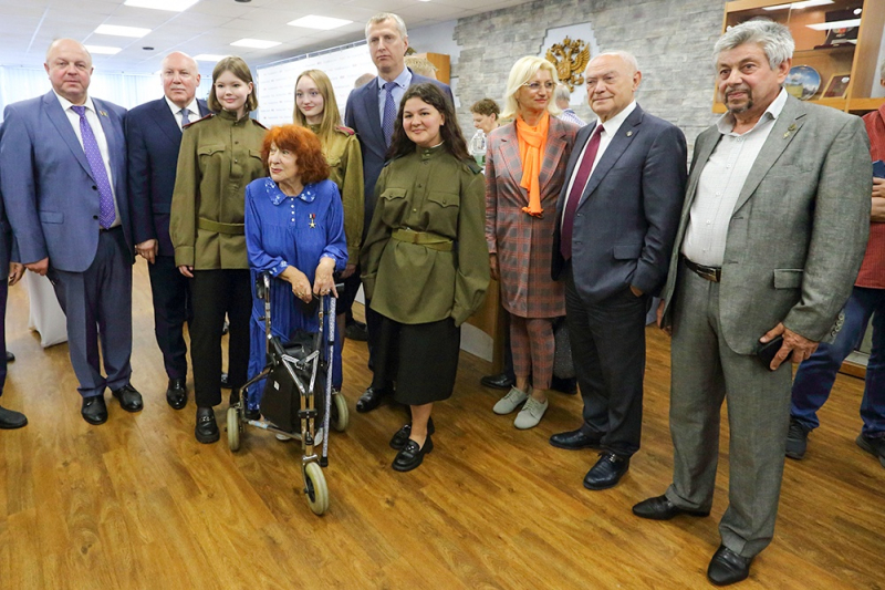 Ветераны и наследники Победы повстречались накануне 80-летия освобождения Беларуси - Российская газета  