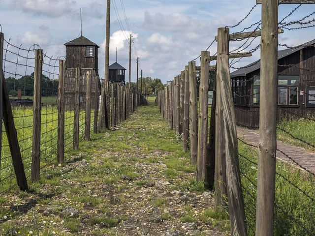 Как нацисты использовали волосы узников концлагерей   