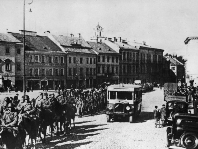 Что сделали в СССР с польскими военнопленными, взятыми в 1939 году  