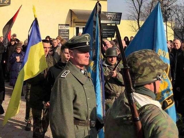 Украинский стрельбище возрождения фашизма  