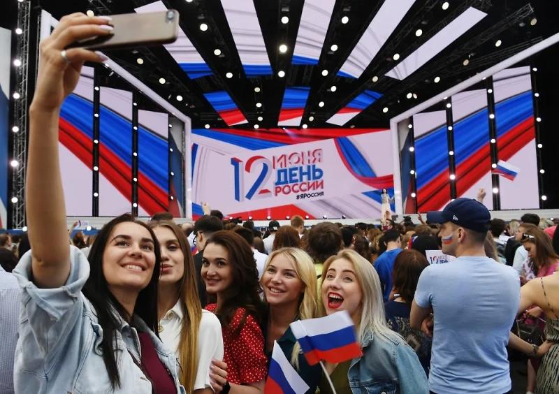 День России 2025: какого числа, как отдыхаем, история и традиции праздника  