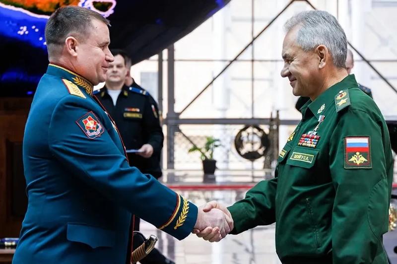 Кто подобный генерал Мордвичёв, которого назначили командующим Сухопутными войсками России  