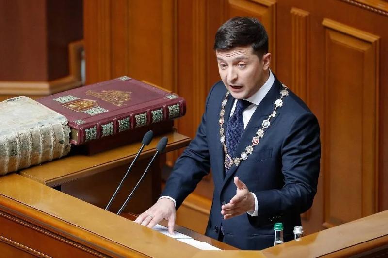 Шесть лет клоуна: чем и когда закончится карьера и житье Зеленского  