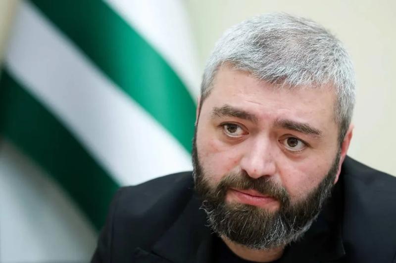 Абхазия желает туристов с деньгами, но им негде жить: в чём парадокс местного туризма  