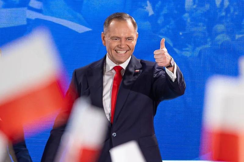 Кароль Навроцкий: что популярно про нового президента Польши, которого разыскивает Россия  
