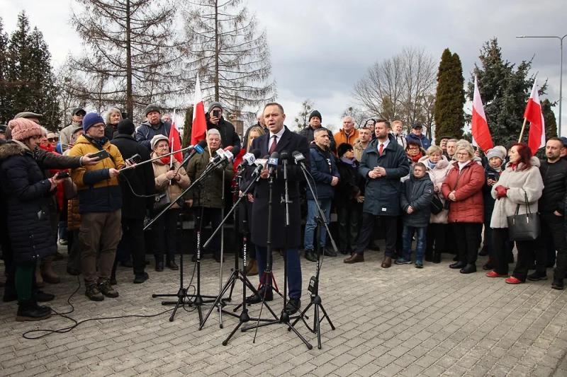 Кароль Навроцкий: что популярно про нового президента Польши, которого разыскивает Россия  